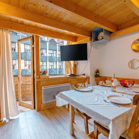 Apartment Grand Roc C322 From Slopes 280m, Parking & Wifi - Happy Chamonix